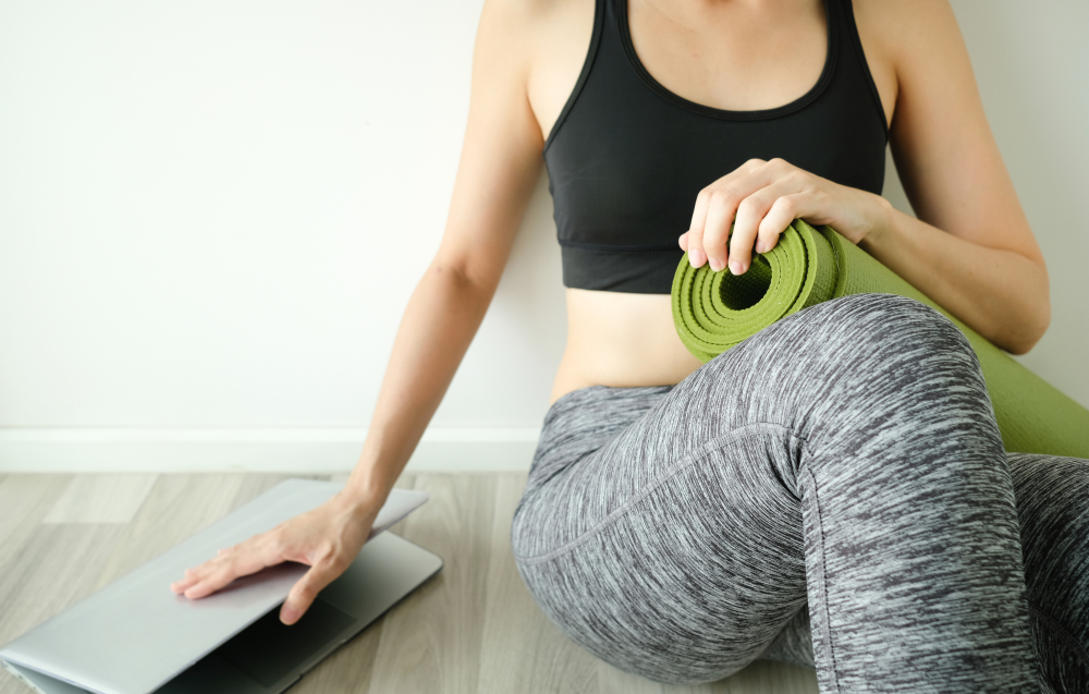 5 Basic Yoga Accessories For Every Yoga Practioner