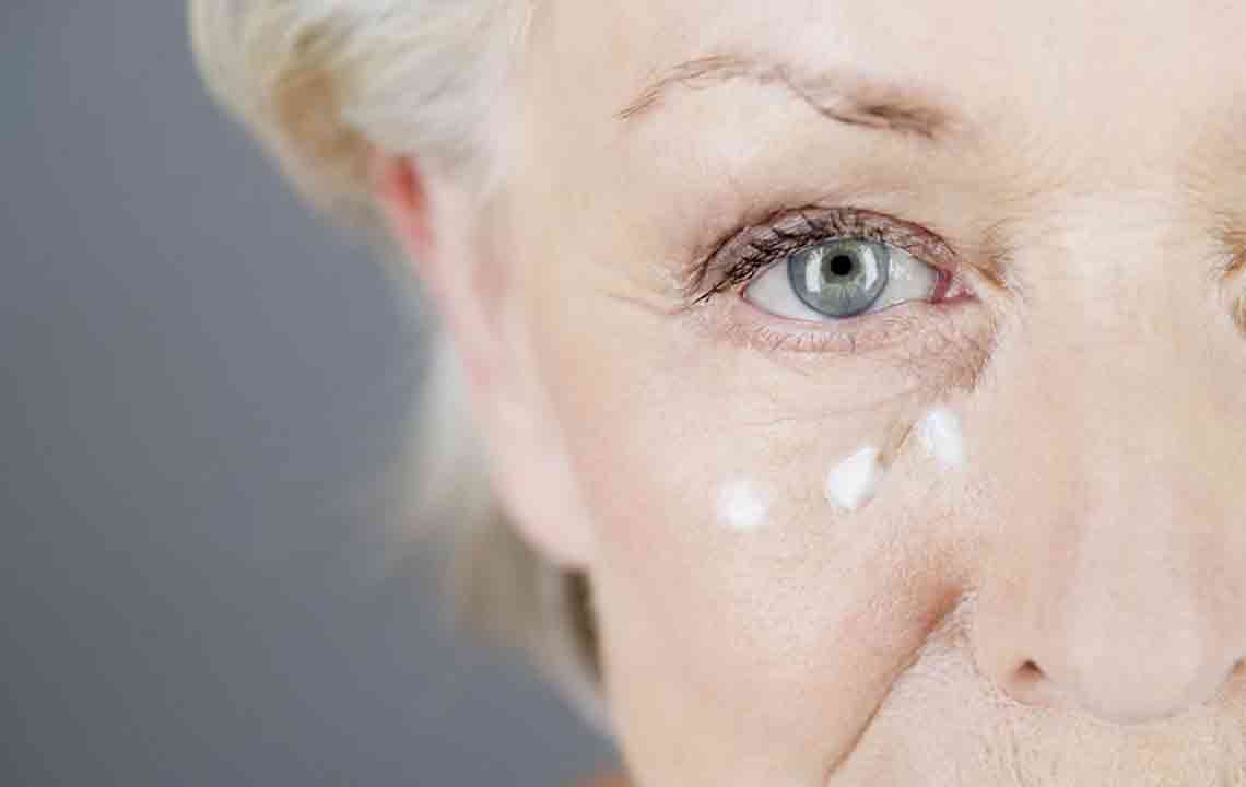 6 Ways to Get Rid of Bags Under Your Eyes